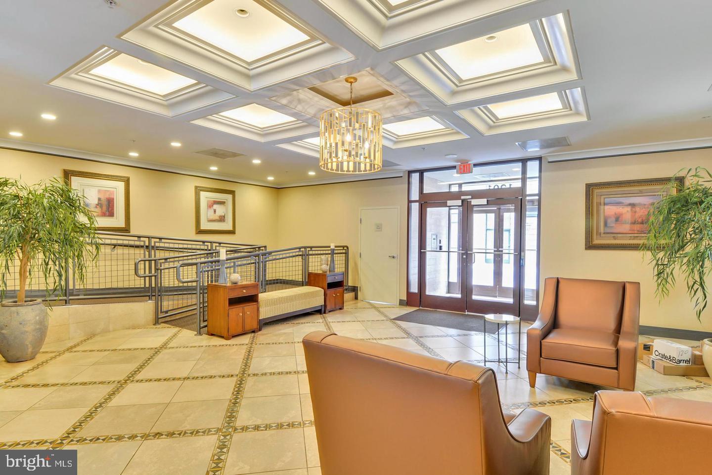 STATION SQUARE - Residential Lease