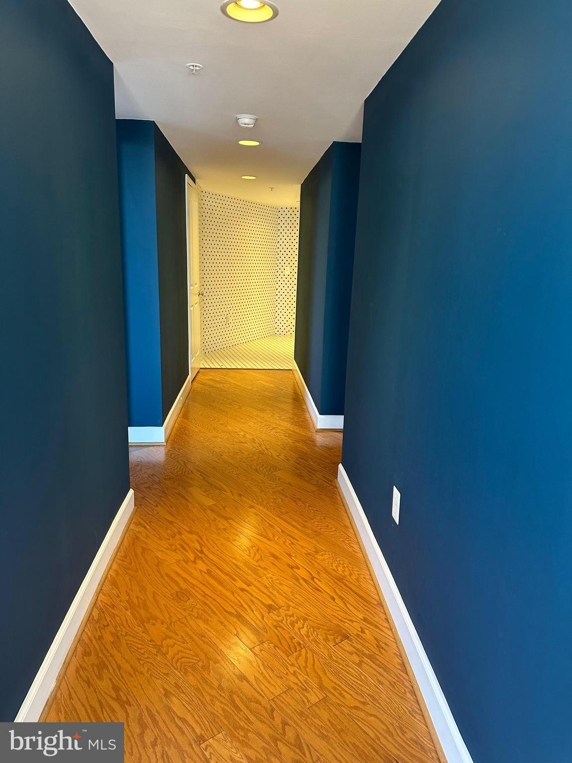 STATION SQUARE - Residential Lease