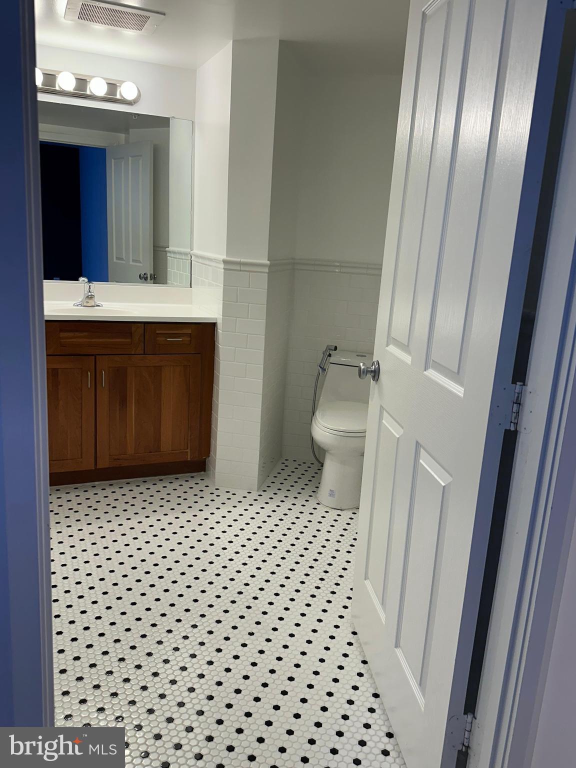 STATION SQUARE - Residential Lease