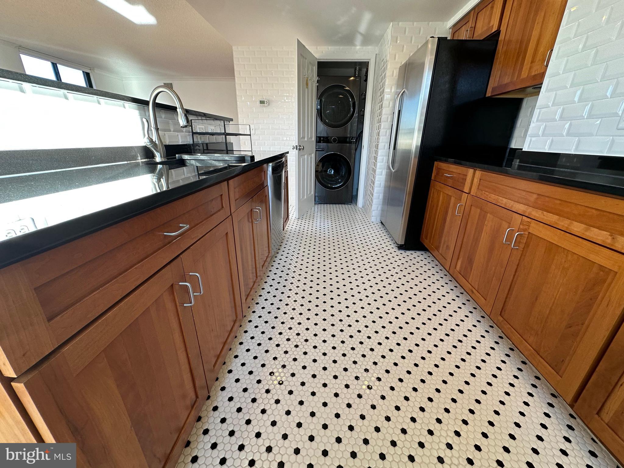 STATION SQUARE - Residential Lease