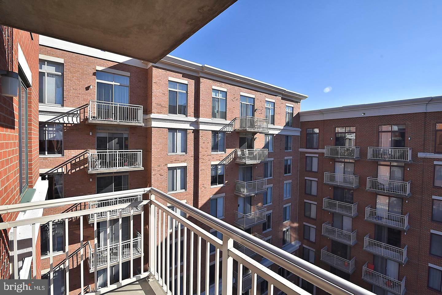 STATION SQUARE - Residential Lease