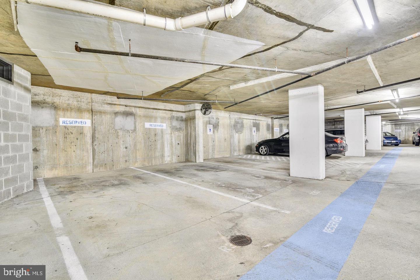 STATION SQUARE - Residential Lease