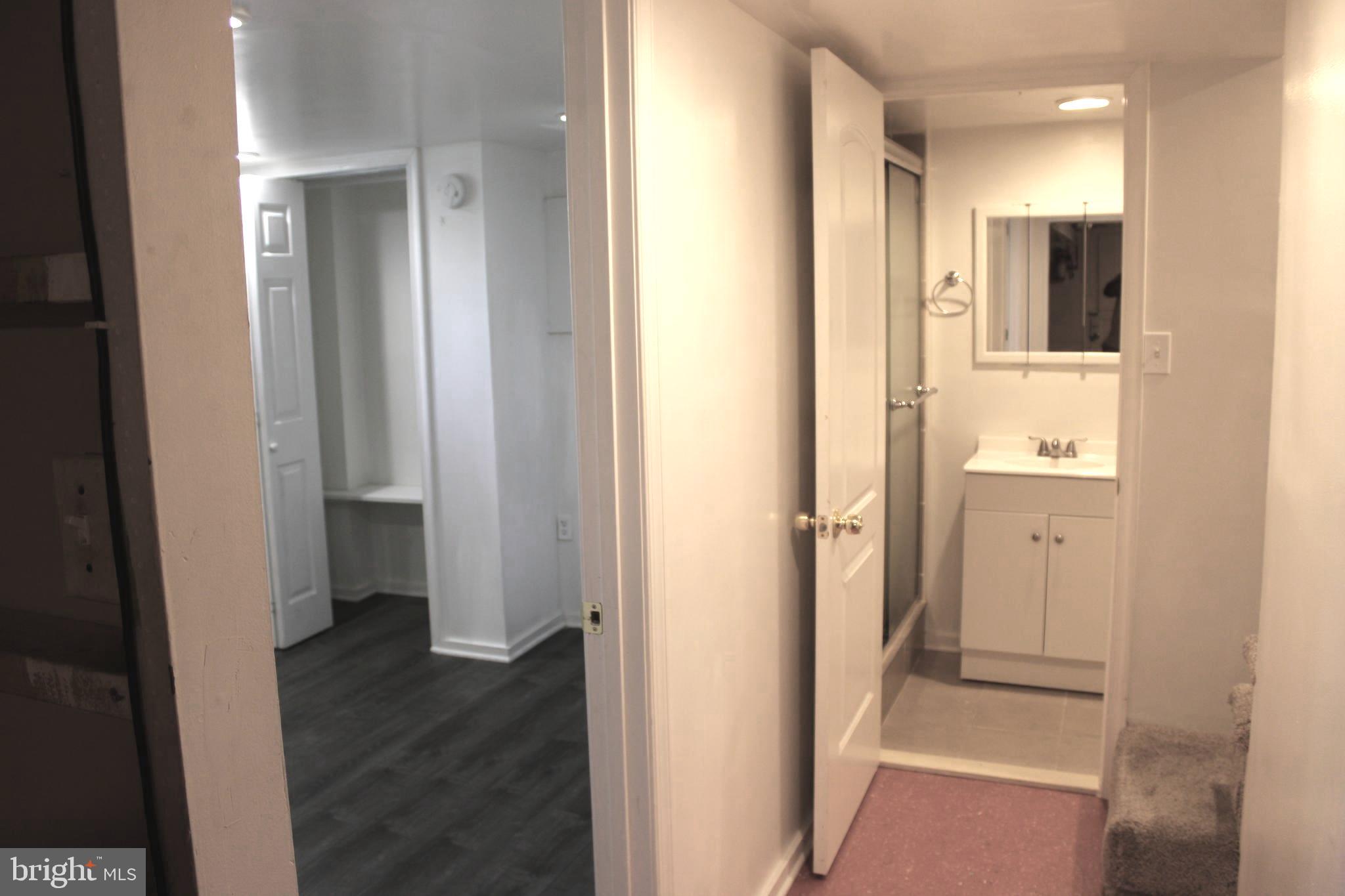 IDLEWOOD - Residential