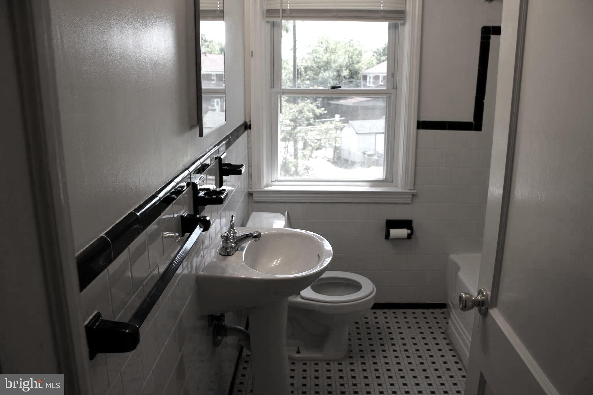 IDLEWOOD - Residential