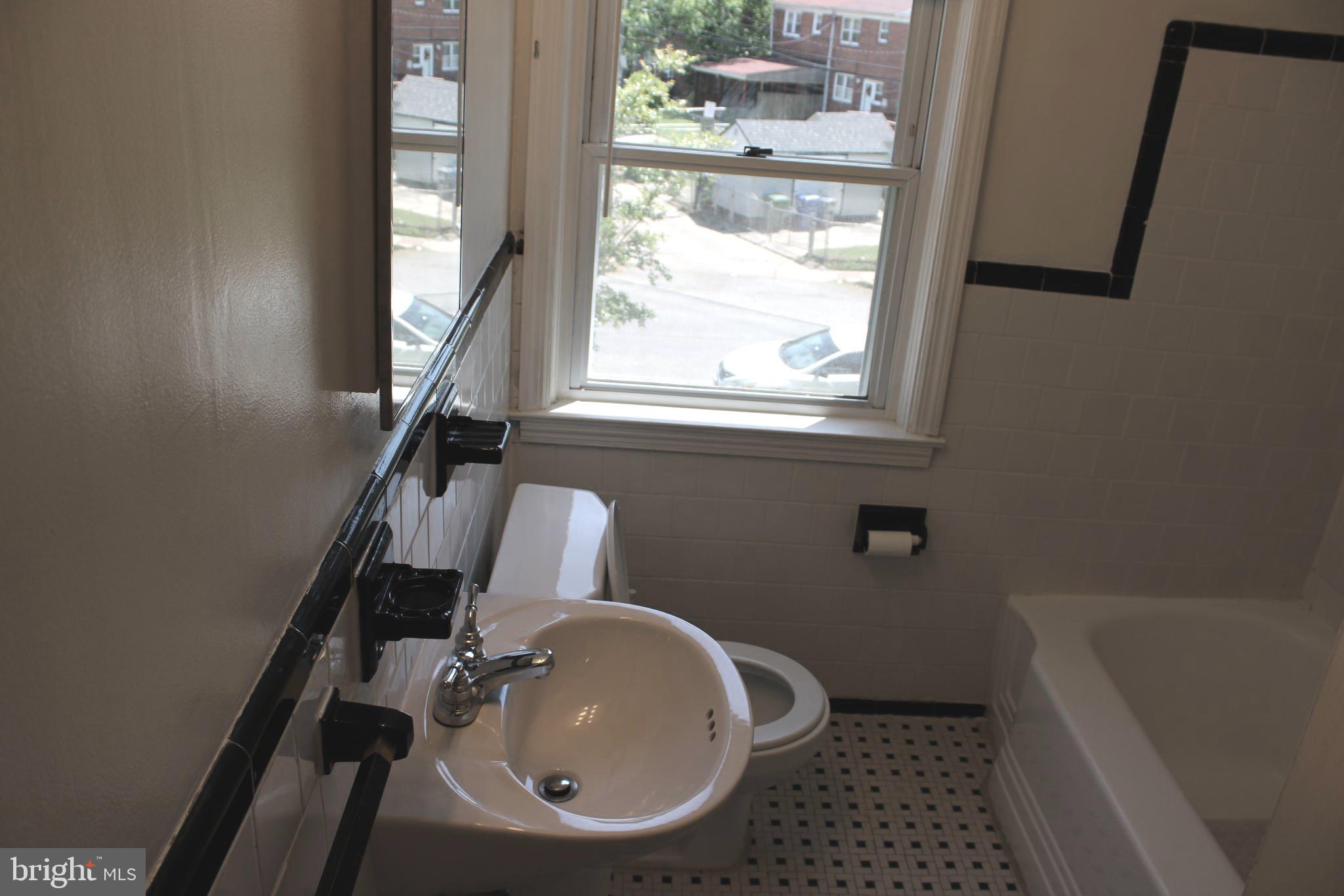 IDLEWOOD - Residential