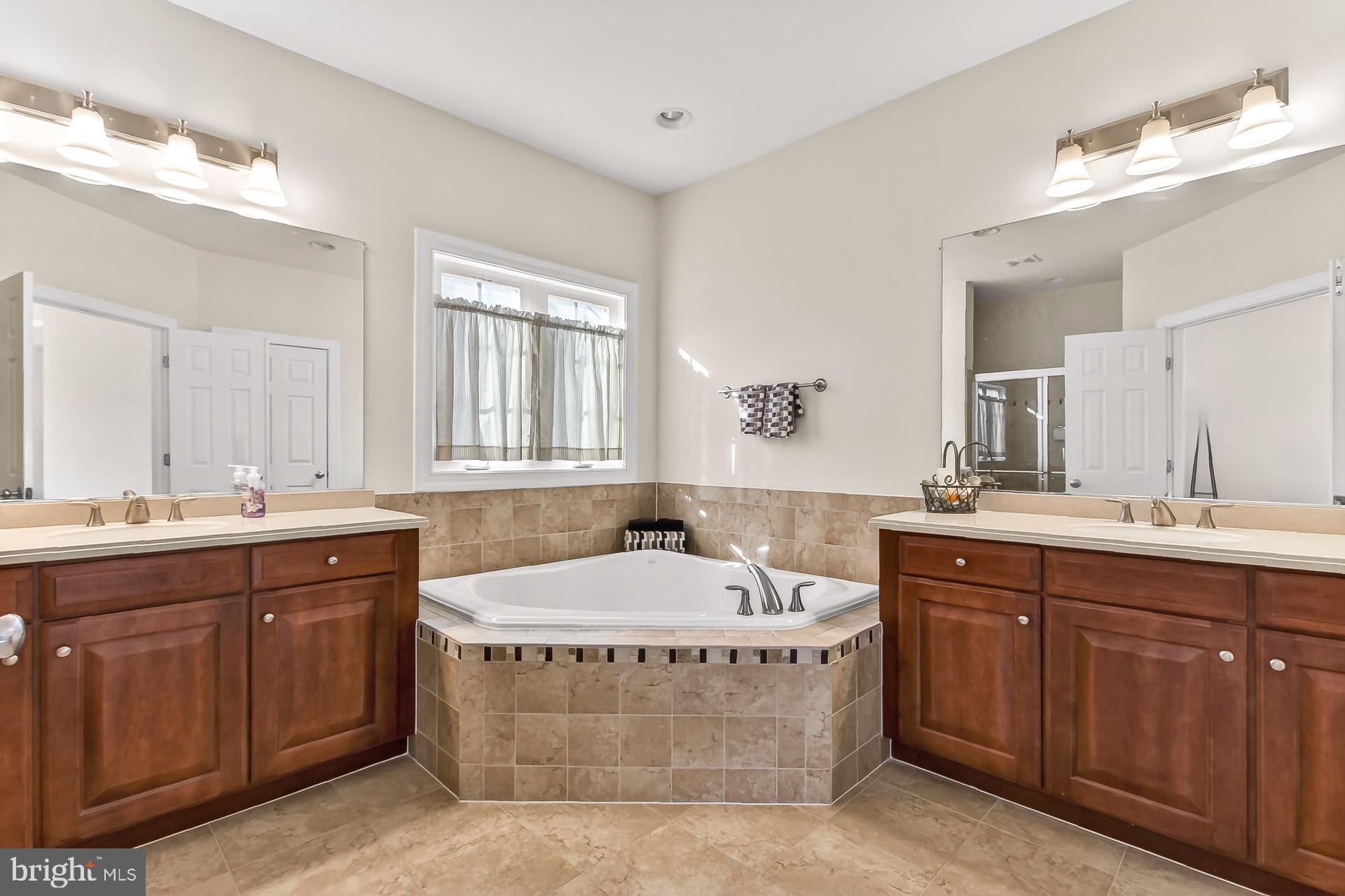 MORELAND ESTATES - Residential