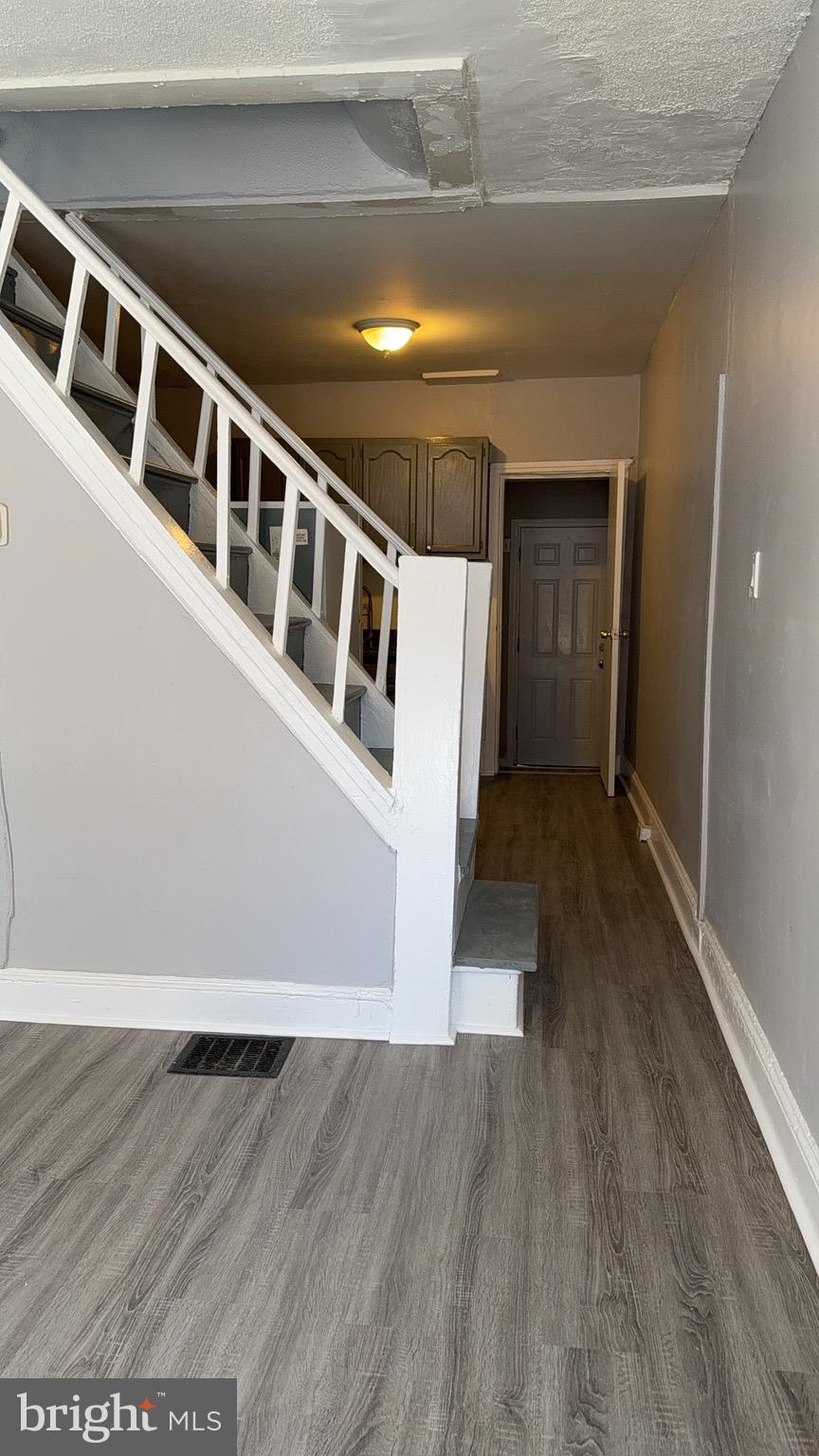 Welcome to cozy two bedroom, 1.5 bathroom house, Freshly painting. Good for rental or homeowners. Property sold”as is”. Easy too show.