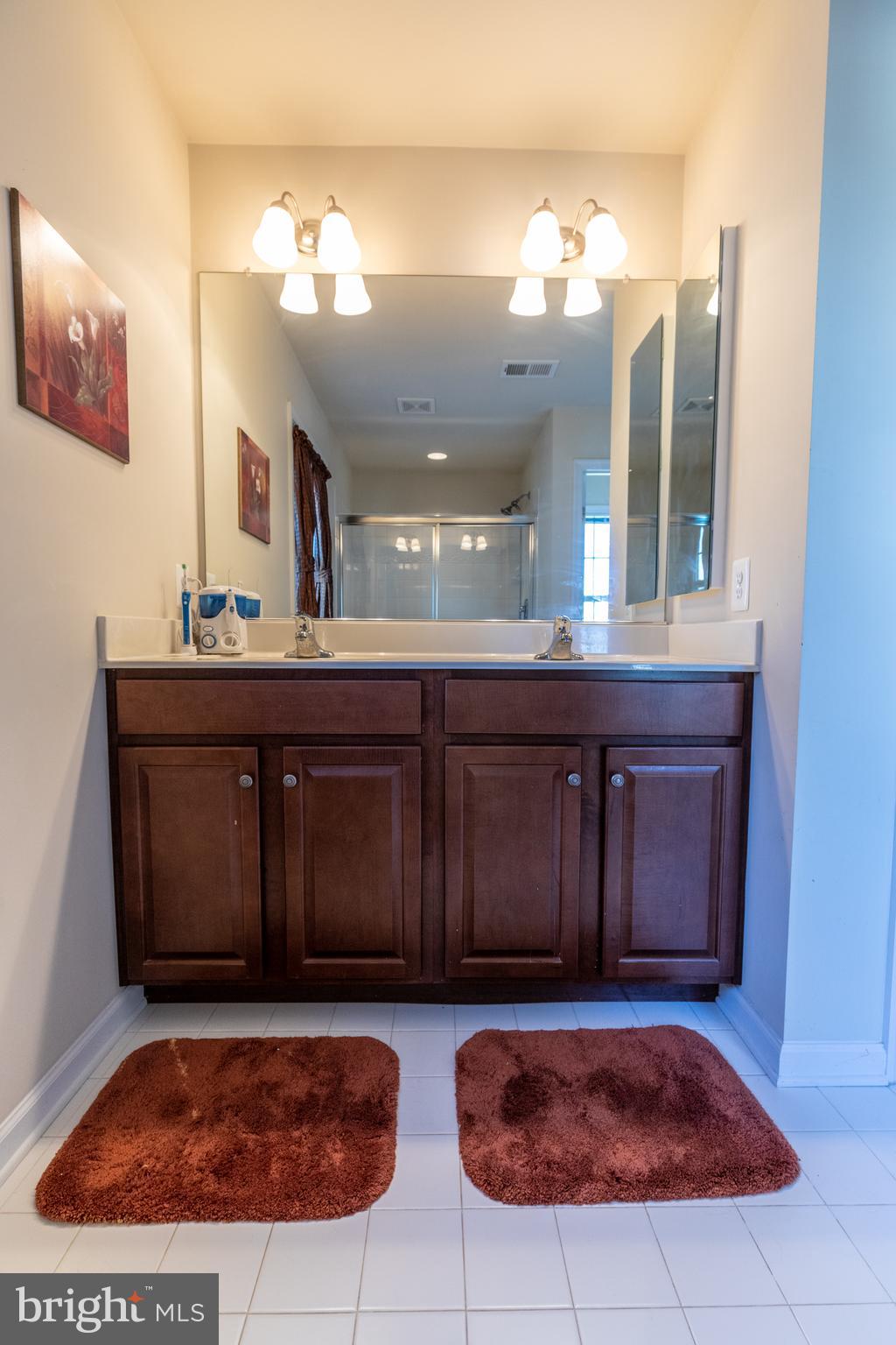 LAKELAND PLACE - Residential