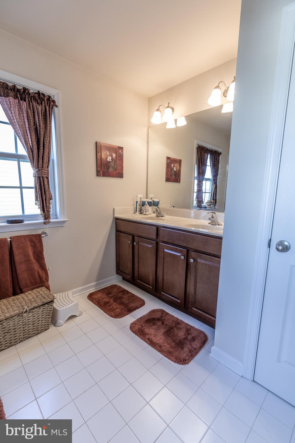 LAKELAND PLACE - Residential