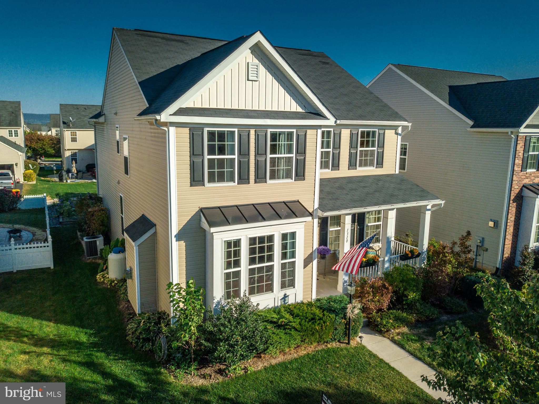 LAKELAND PLACE - Residential