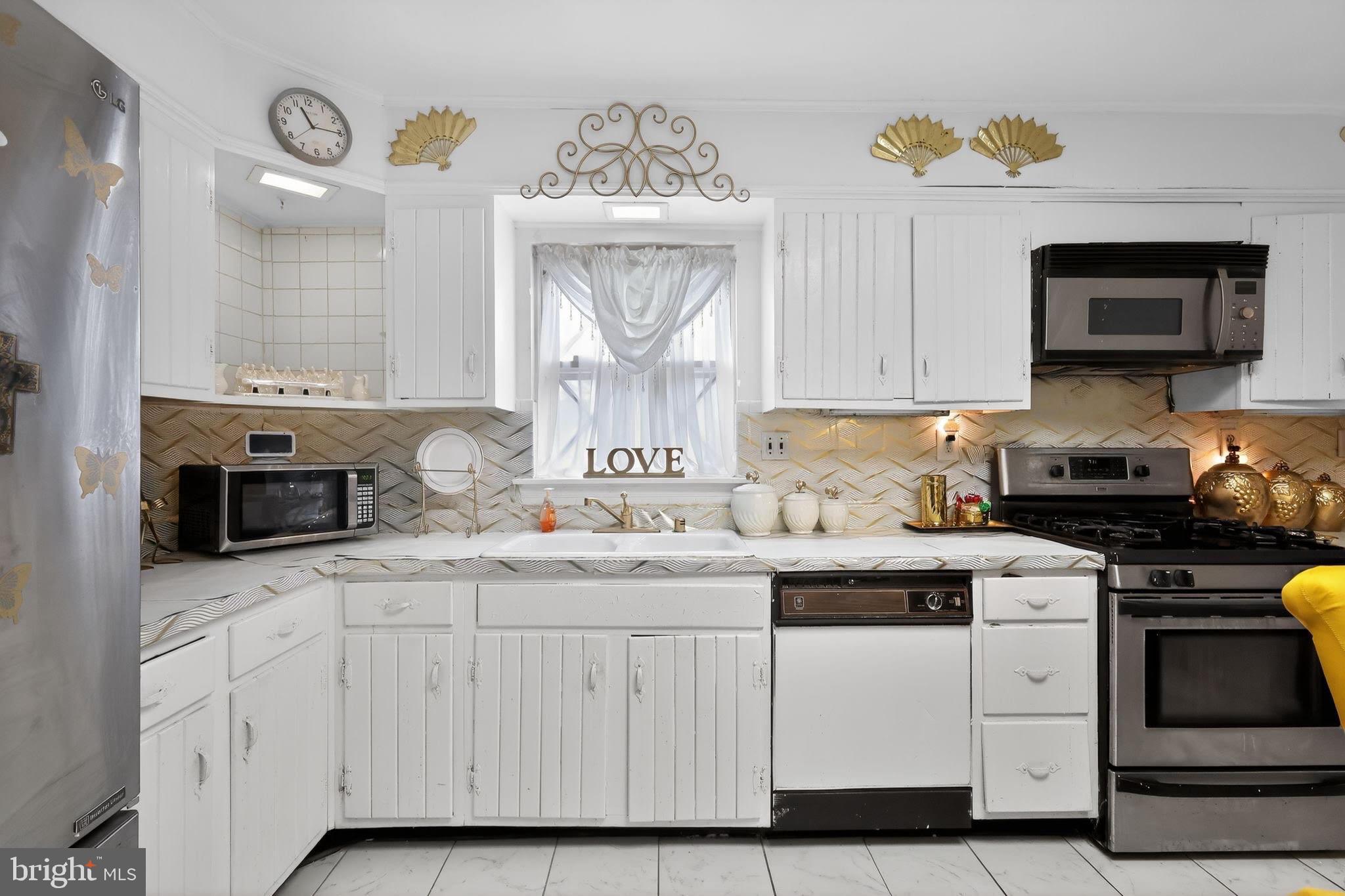 10809 BENNINGTON DRIVE