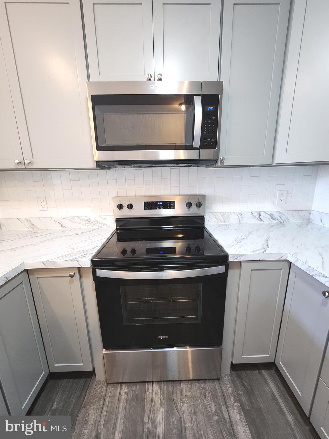 VILLAGE OF FOUNTAINVIEW - Residential