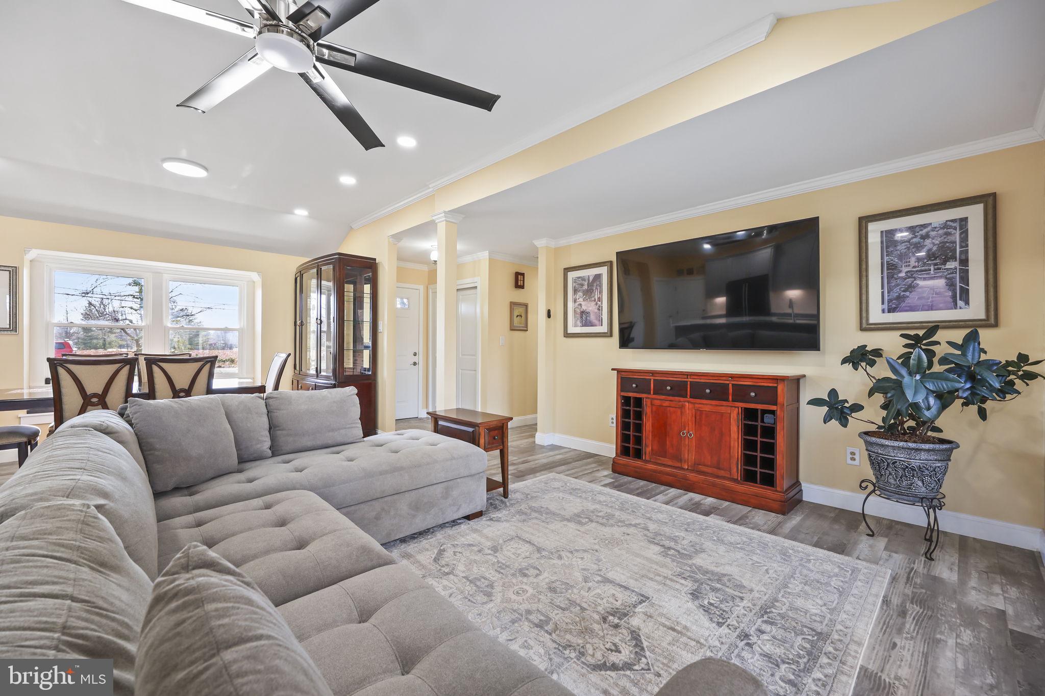 568 VILLAGE RD W ROAD