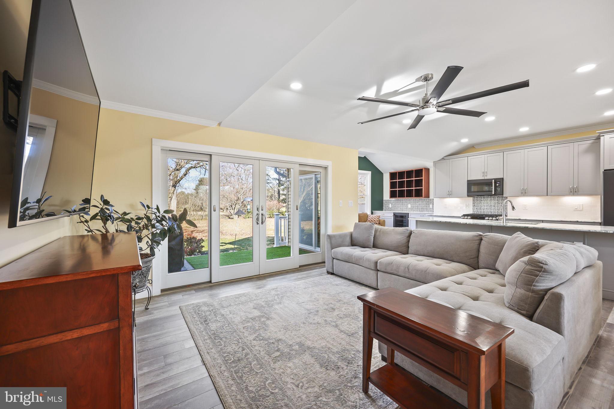 568 VILLAGE RD W ROAD