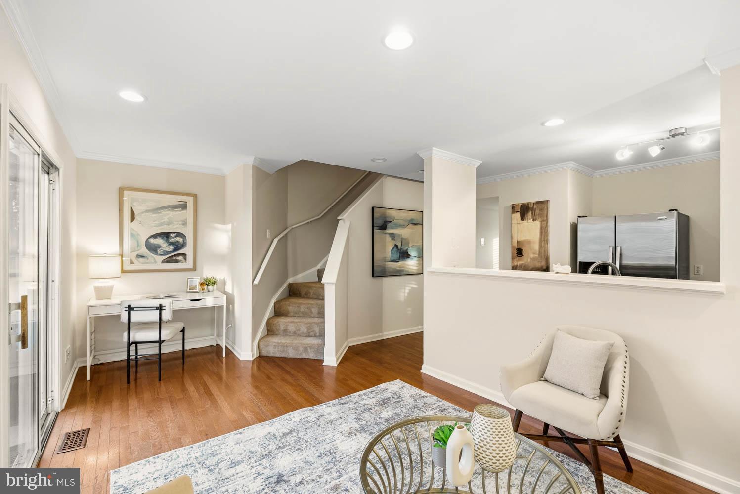 CENTRE RIDGE LAND BAY - Residential