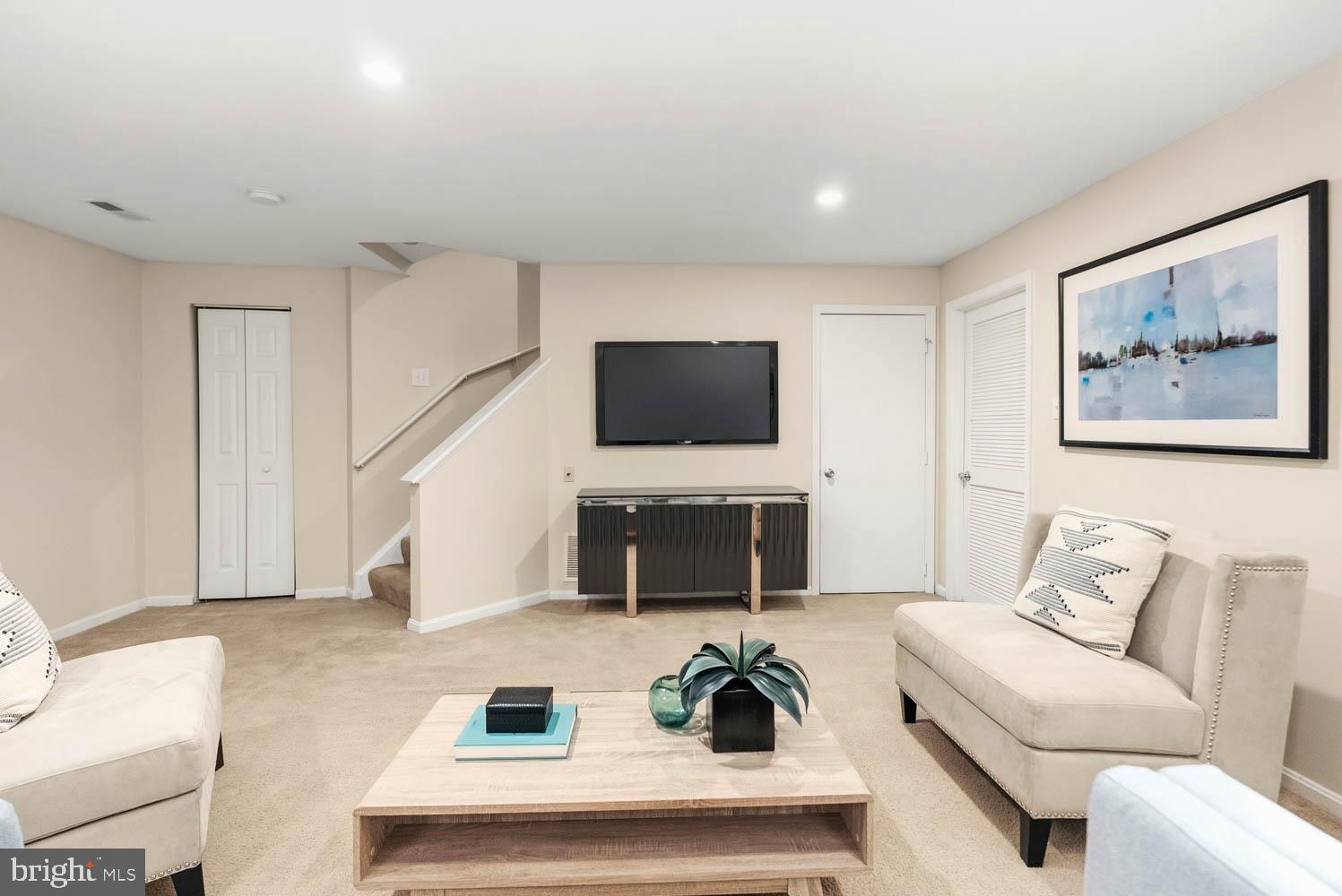 CENTRE RIDGE LAND BAY - Residential