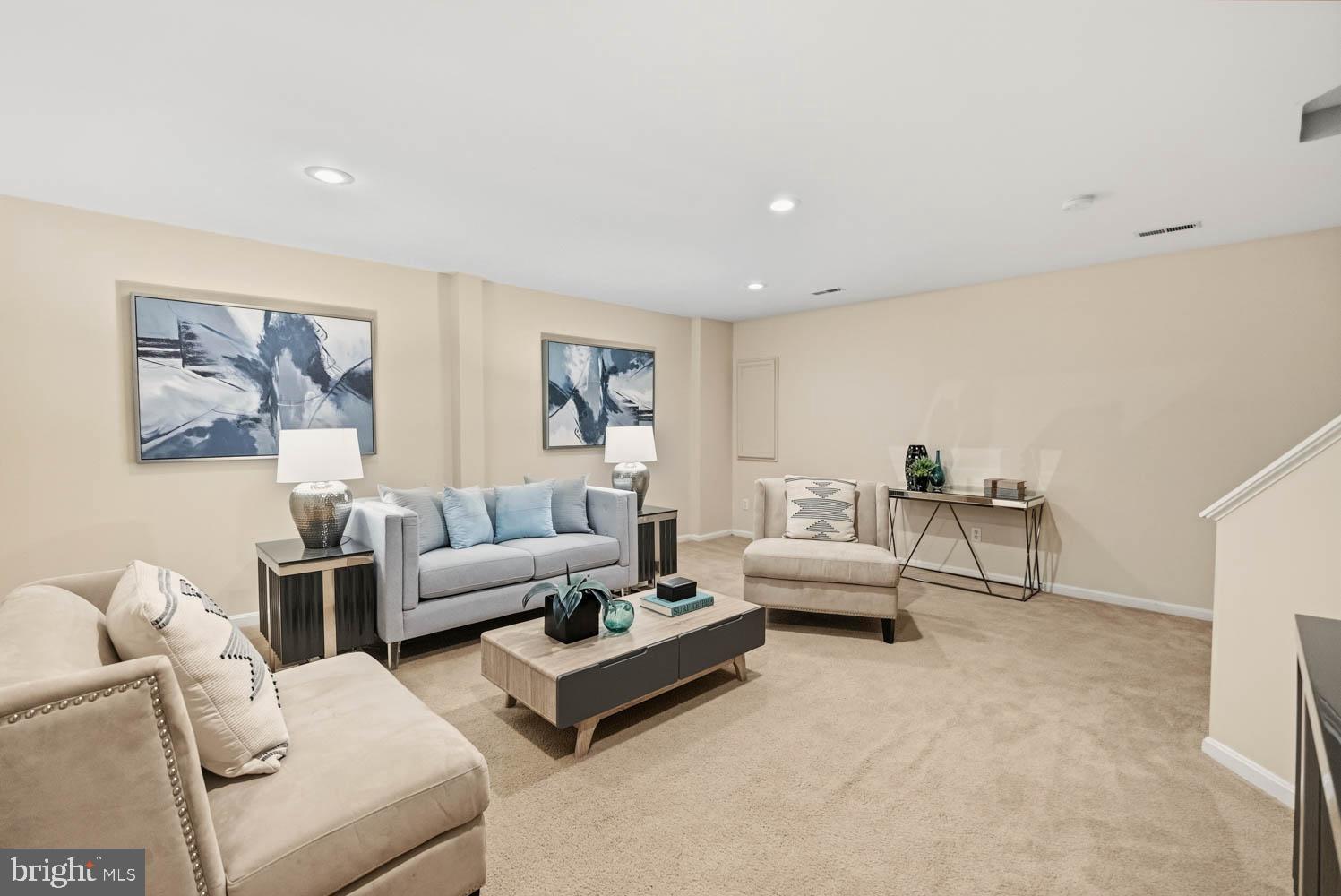 CENTRE RIDGE LAND BAY - Residential