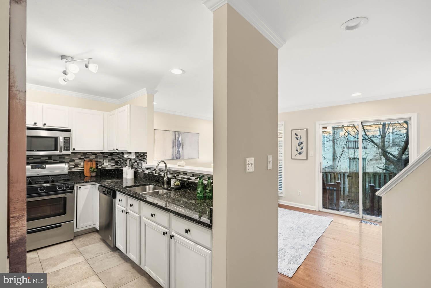 CENTRE RIDGE LAND BAY - Residential