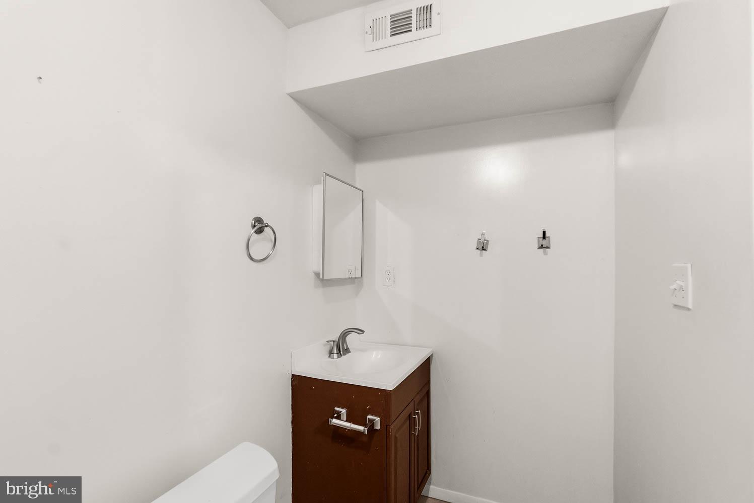 CENTRE RIDGE LAND BAY - Residential