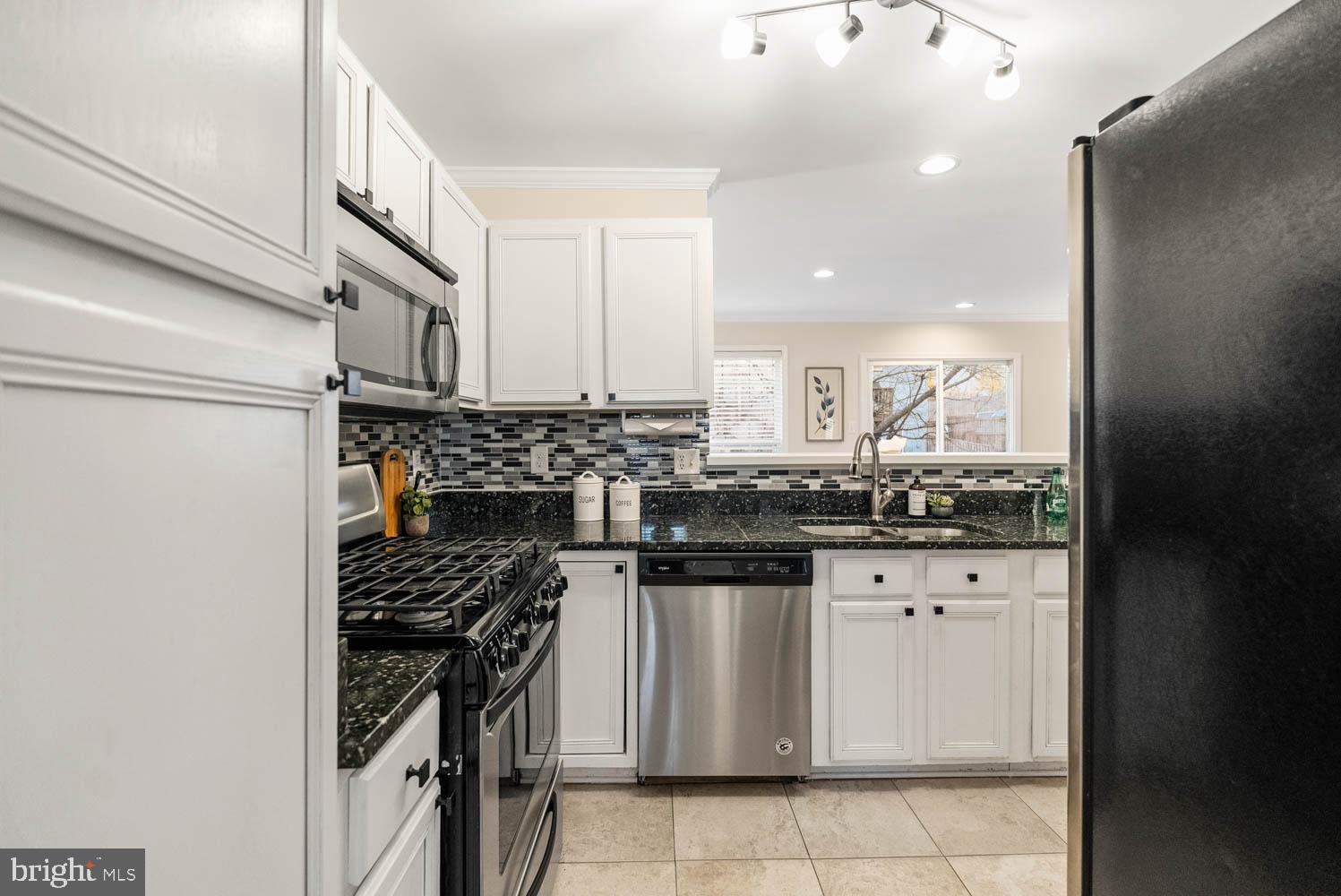 CENTRE RIDGE LAND BAY - Residential