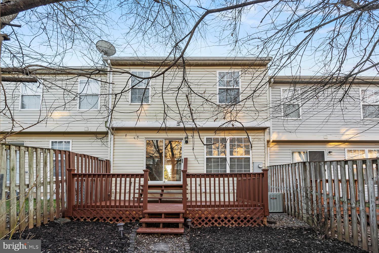 CENTRE RIDGE LAND BAY - Residential