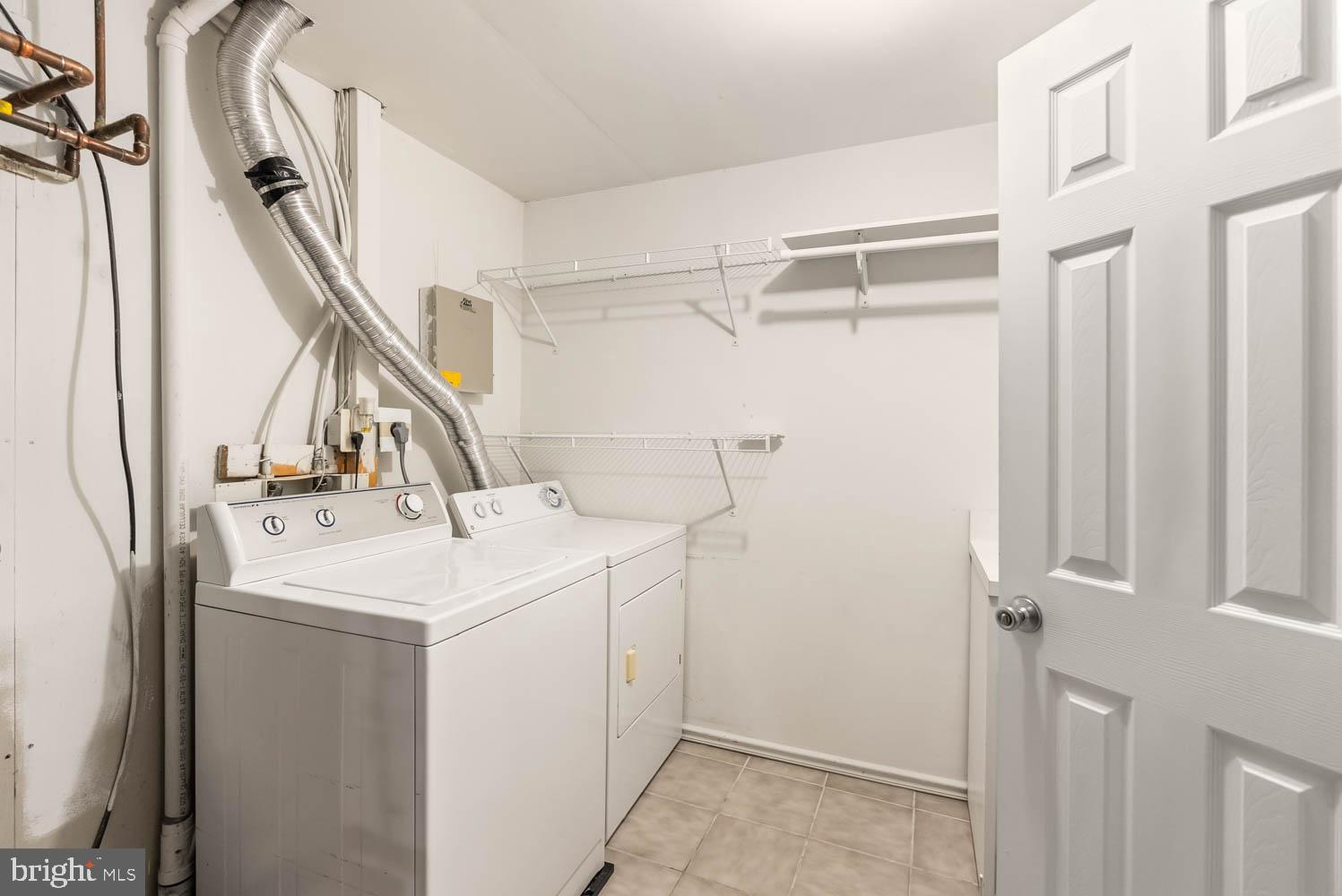 CENTRE RIDGE LAND BAY - Residential