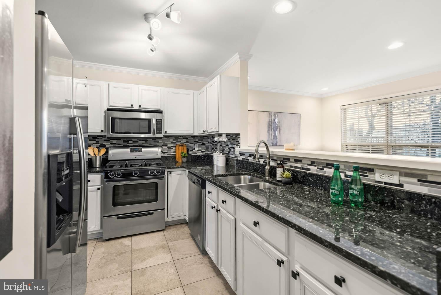 CENTRE RIDGE LAND BAY - Residential