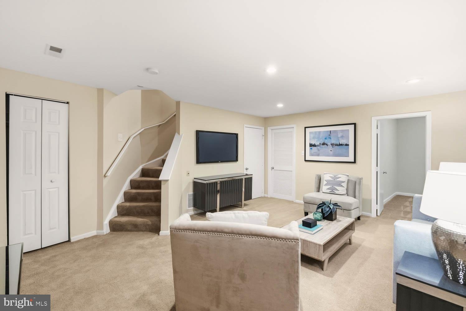 CENTRE RIDGE LAND BAY - Residential