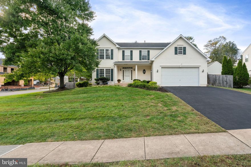 This lovely home is within walking distance of the Historic town of Haymarket. Three finished levels with four bedrooms and 3 1/2 baths. Spacious floor plan with gourmet kitchen next to large family room and sunroom. This home flows and is great for entertaining.  Living room with formal dining room if that's your style. Wood floors thought out the main level, new carpet in upstairs bedrooms, main level and upstairs freshly painted. There is a unique shallow  pool build in the deck for those hot summer days. Backyard is completely fenced.  Finished basement with options, work out, TV, etc. Two zone heating & A/C.
There is no HOA and you have easy access to Rt 66.
Roof replaced 2020, HVAC  4.5  years. hot water heater 8 years.