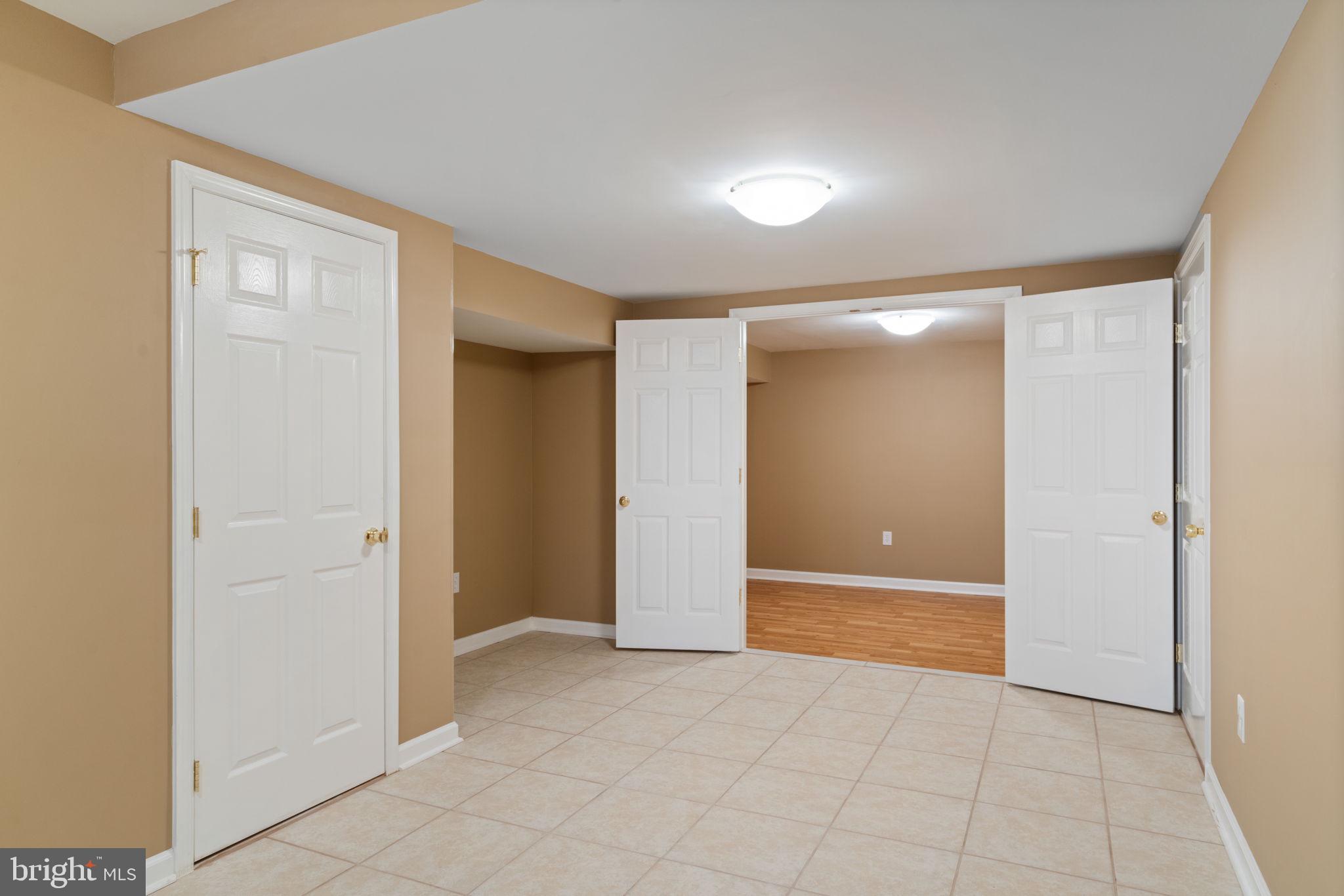 EIGHTEENTH CENTURY HAYMARKET - Residential