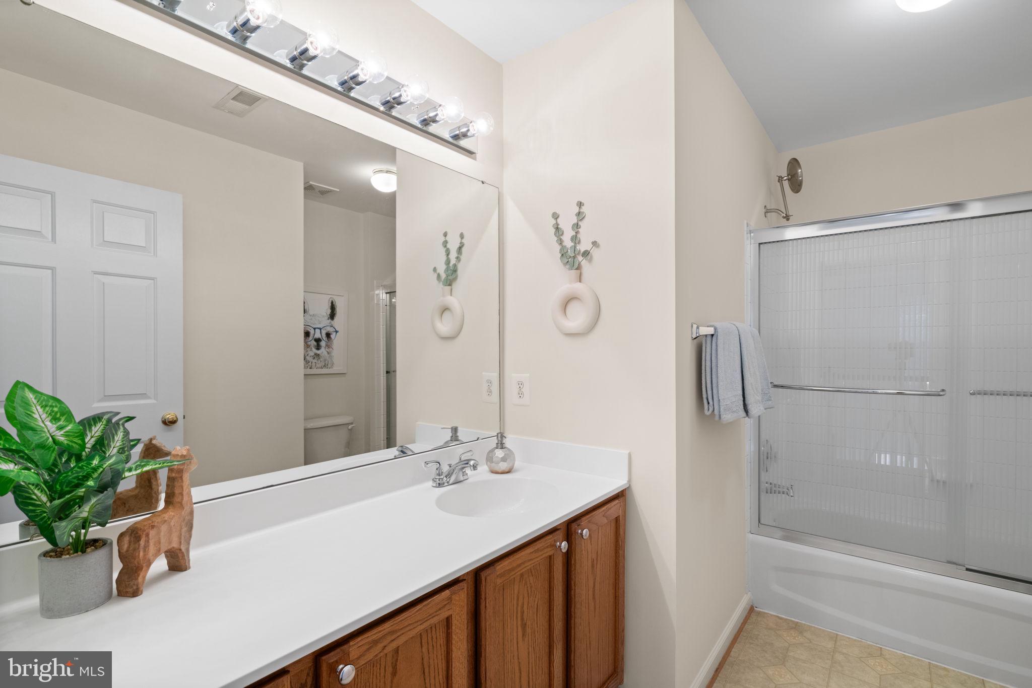 EIGHTEENTH CENTURY HAYMARKET - Residential