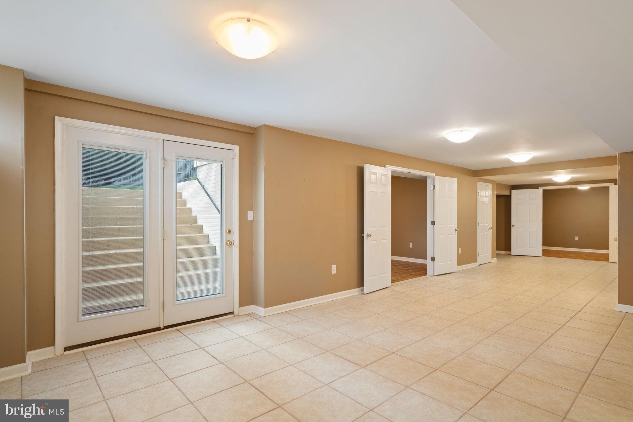 EIGHTEENTH CENTURY HAYMARKET - Residential