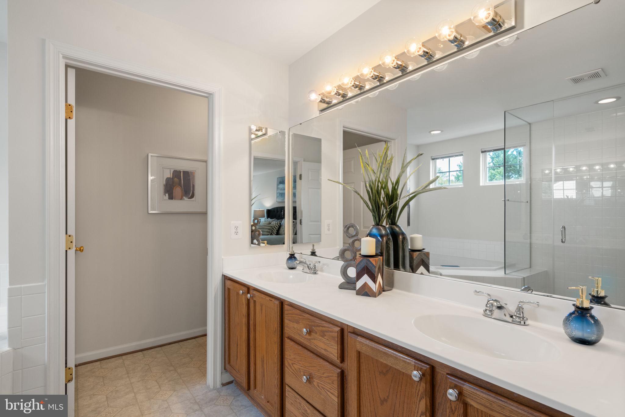 EIGHTEENTH CENTURY HAYMARKET - Residential