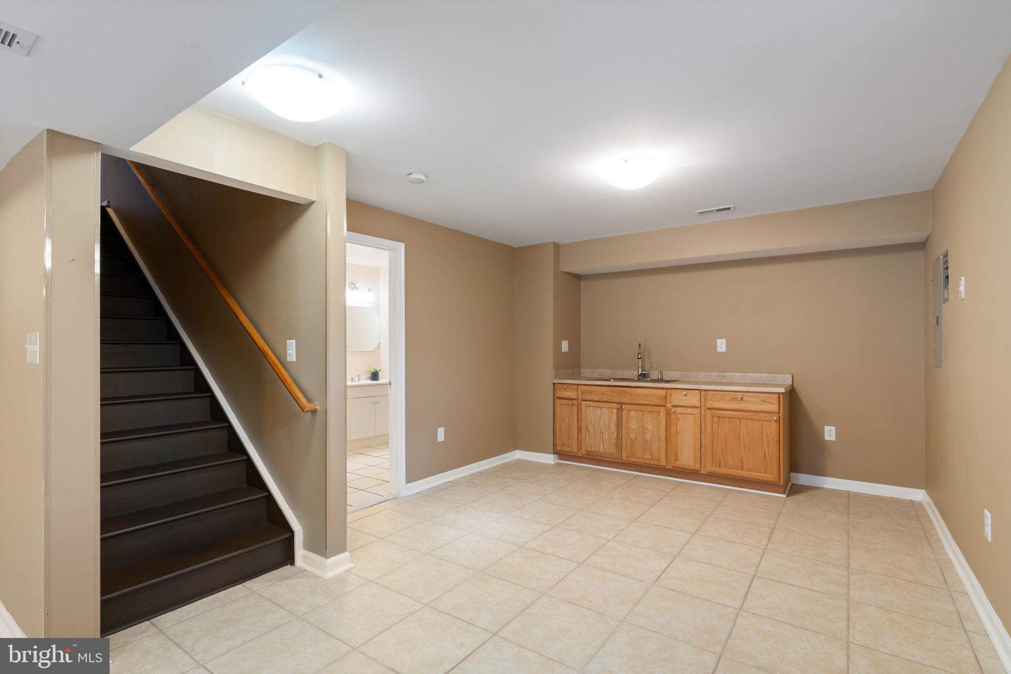 EIGHTEENTH CENTURY HAYMARKET - Residential