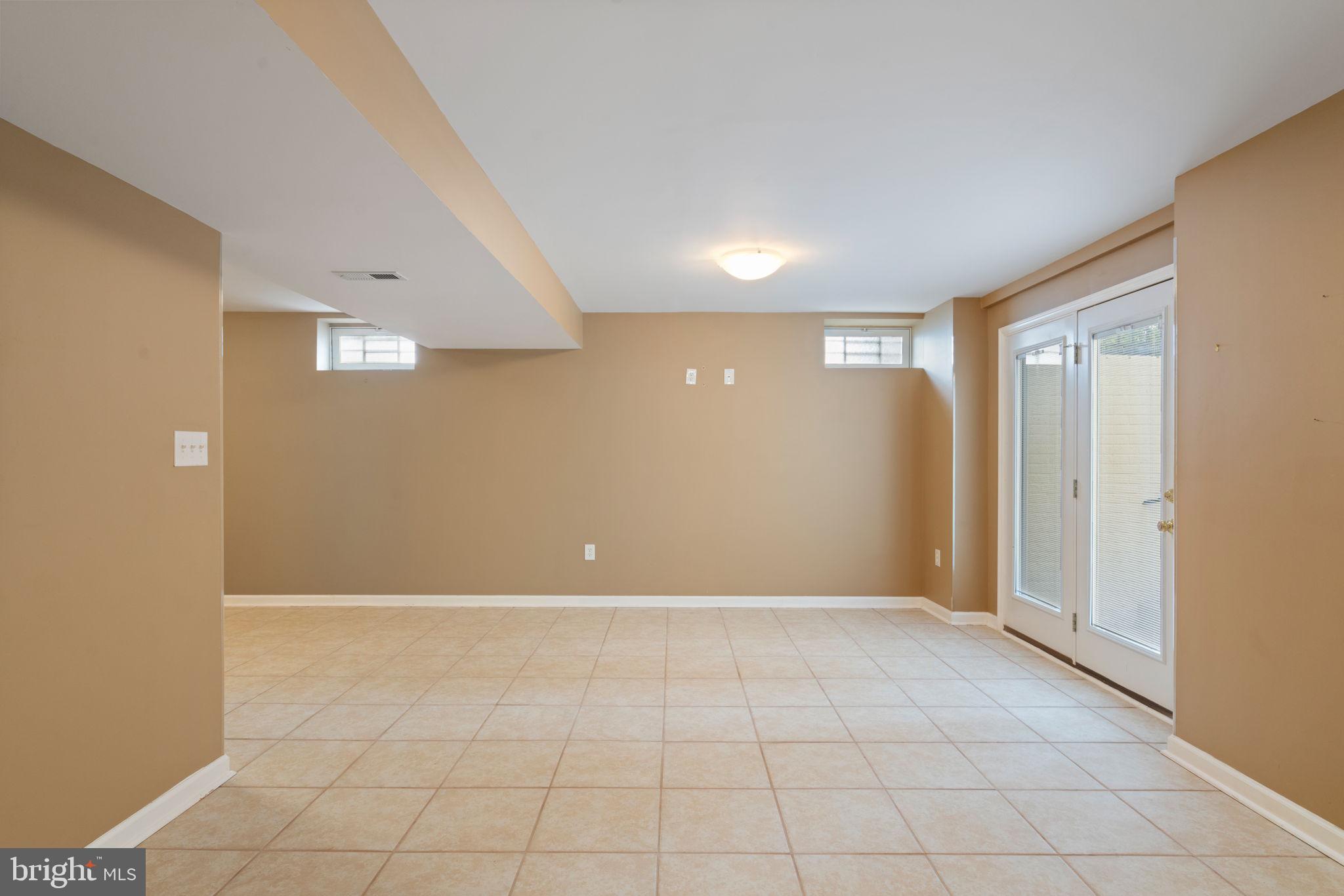 EIGHTEENTH CENTURY HAYMARKET - Residential