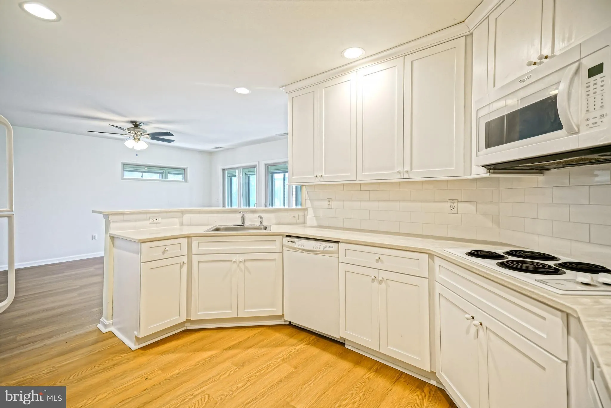 Lewes, Delaware 19958, United States, 2 Bedrooms Bedrooms, ,2 BathroomsBathrooms,Residential,Contingent,196190