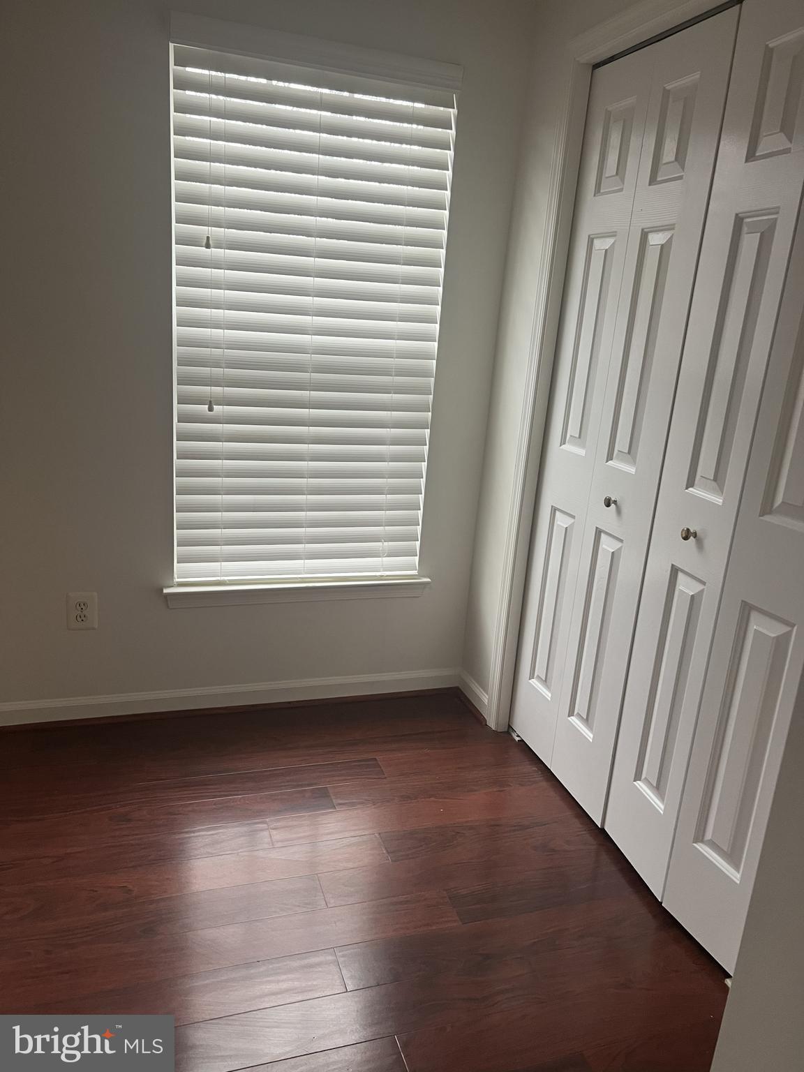 ASHBURN VILLAGE - Residential Lease