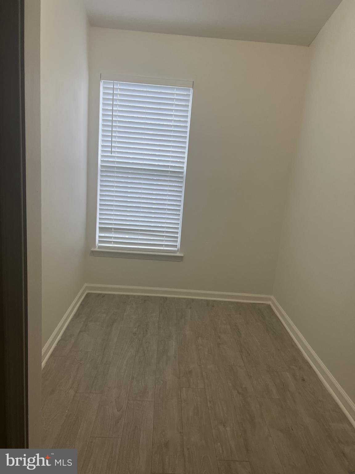 ASHBURN VILLAGE - Residential Lease