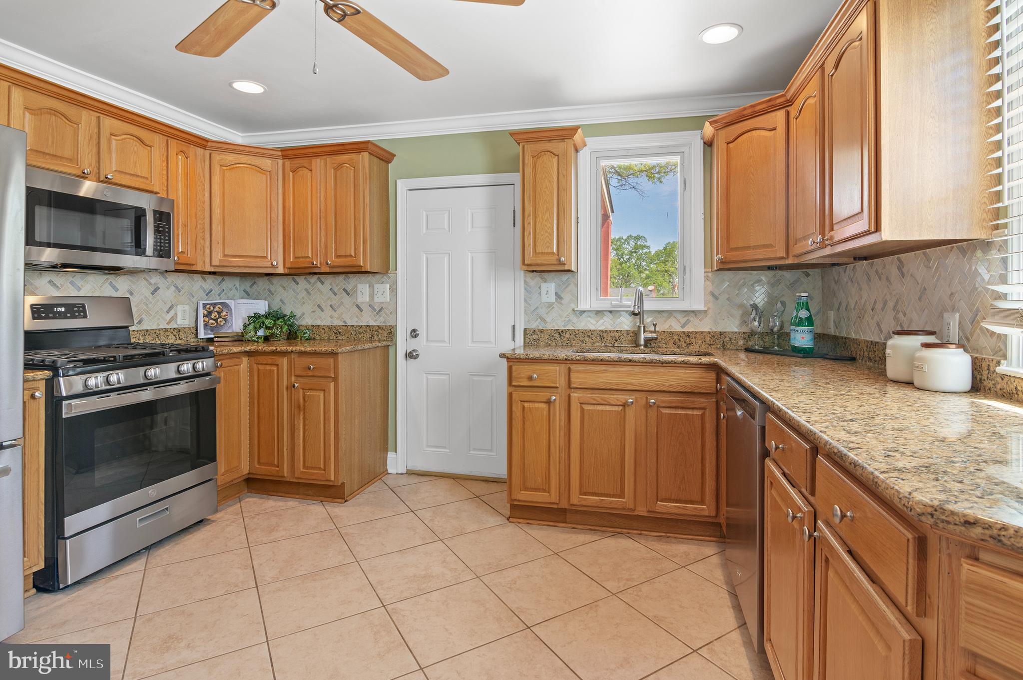 FULLERTON FARMS - Residential