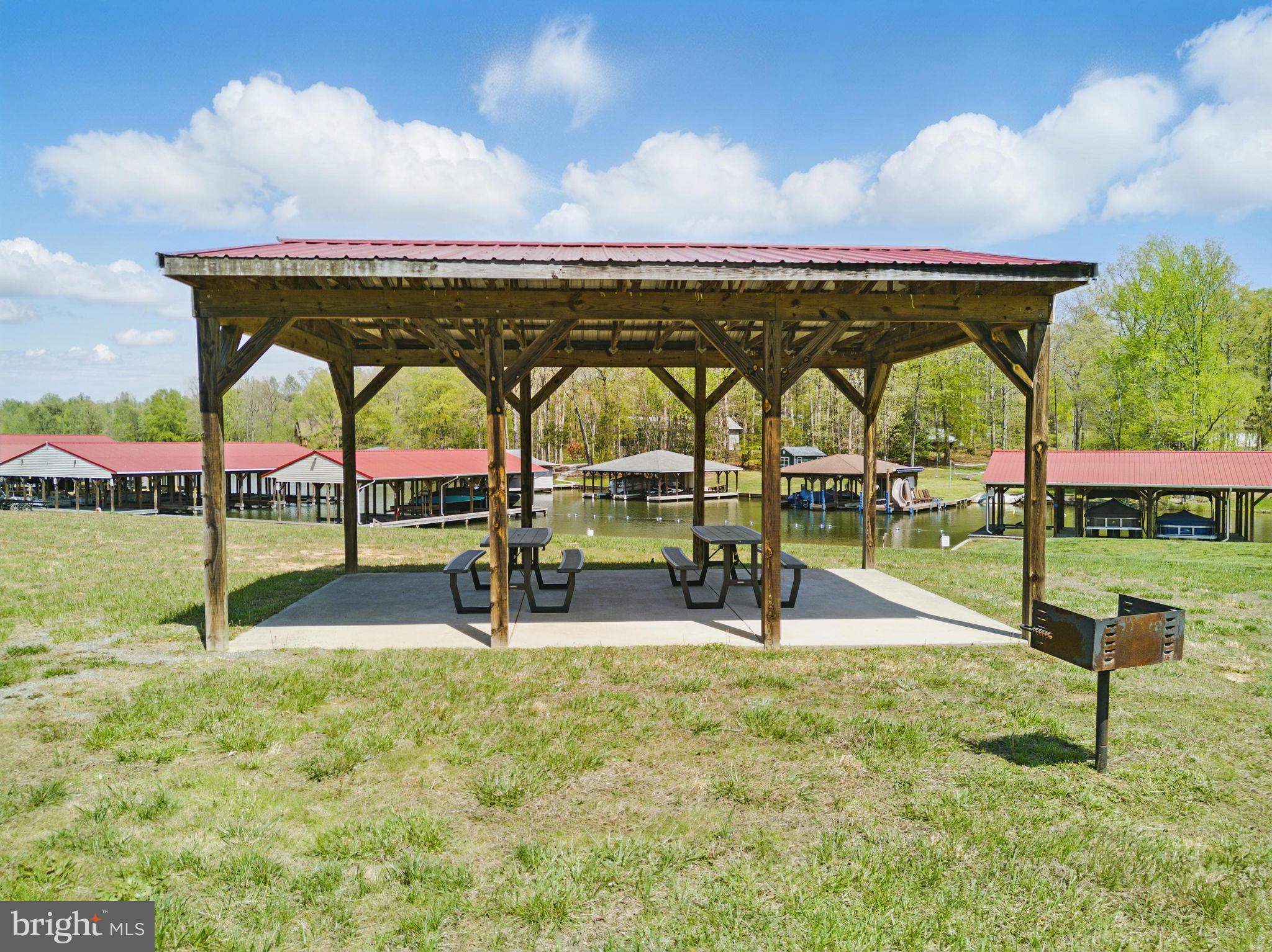 NOAH'S LANDING - Residential