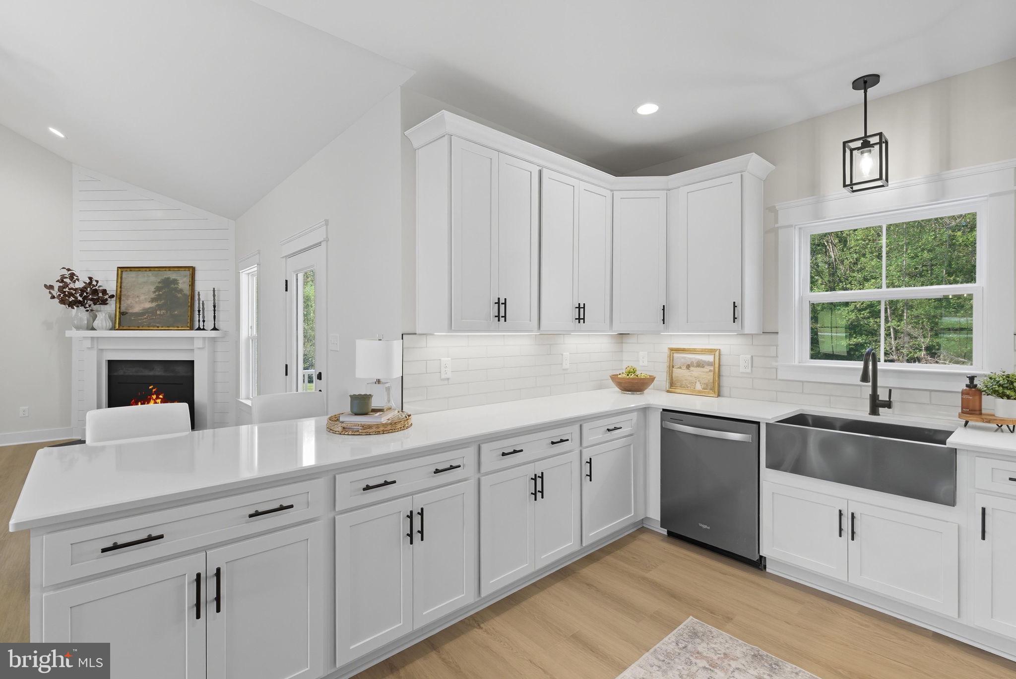 NOAH'S LANDING - Residential