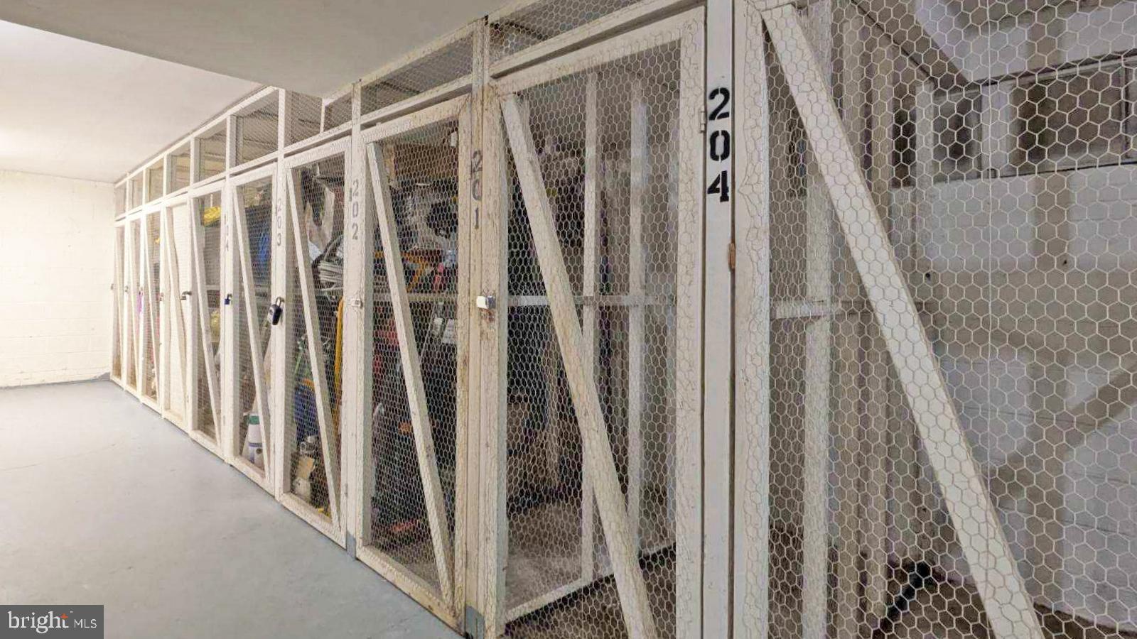 FALLS CHURCH GARDENS - Residential