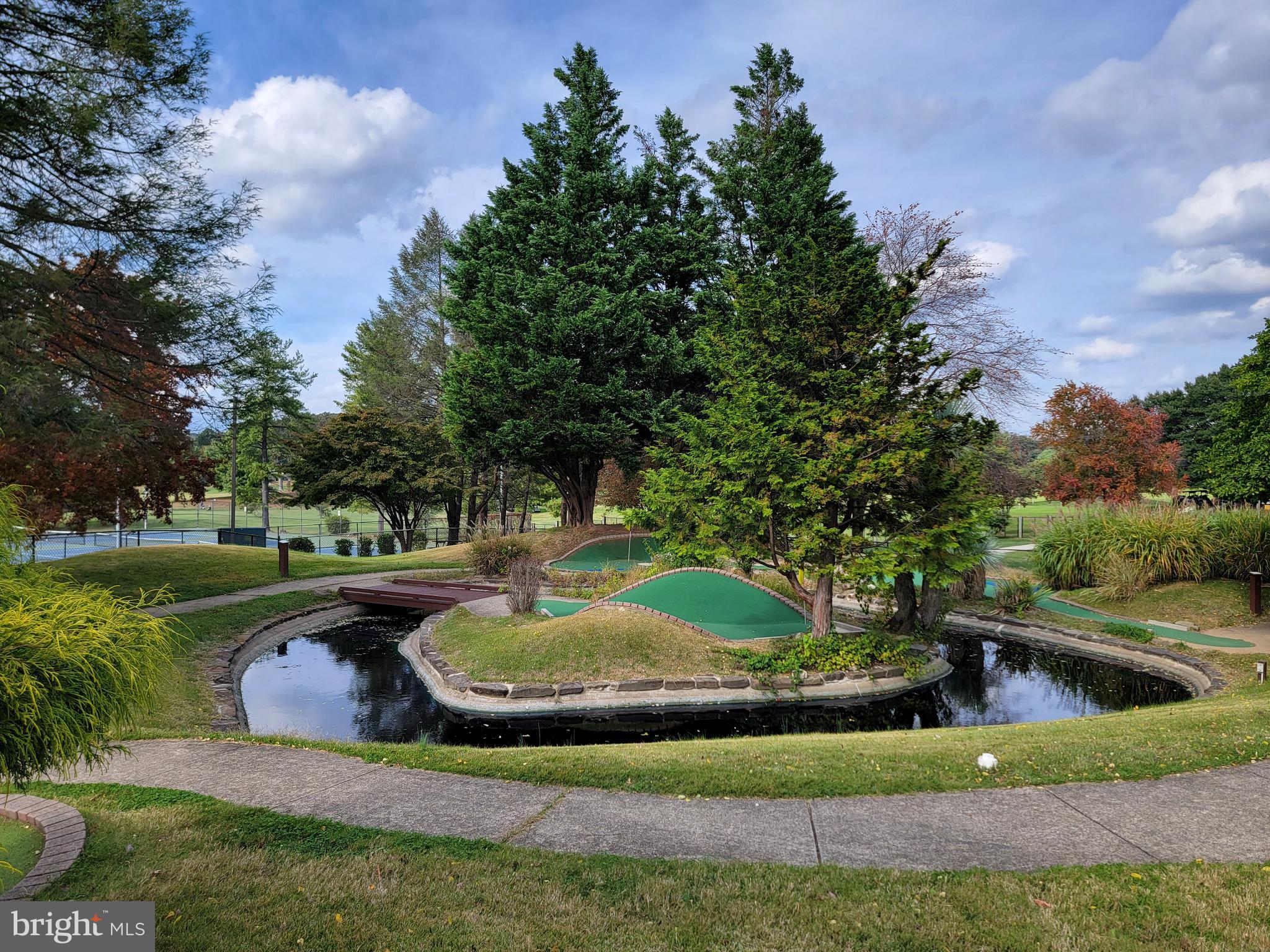 FALLS CHURCH GARDENS - Residential