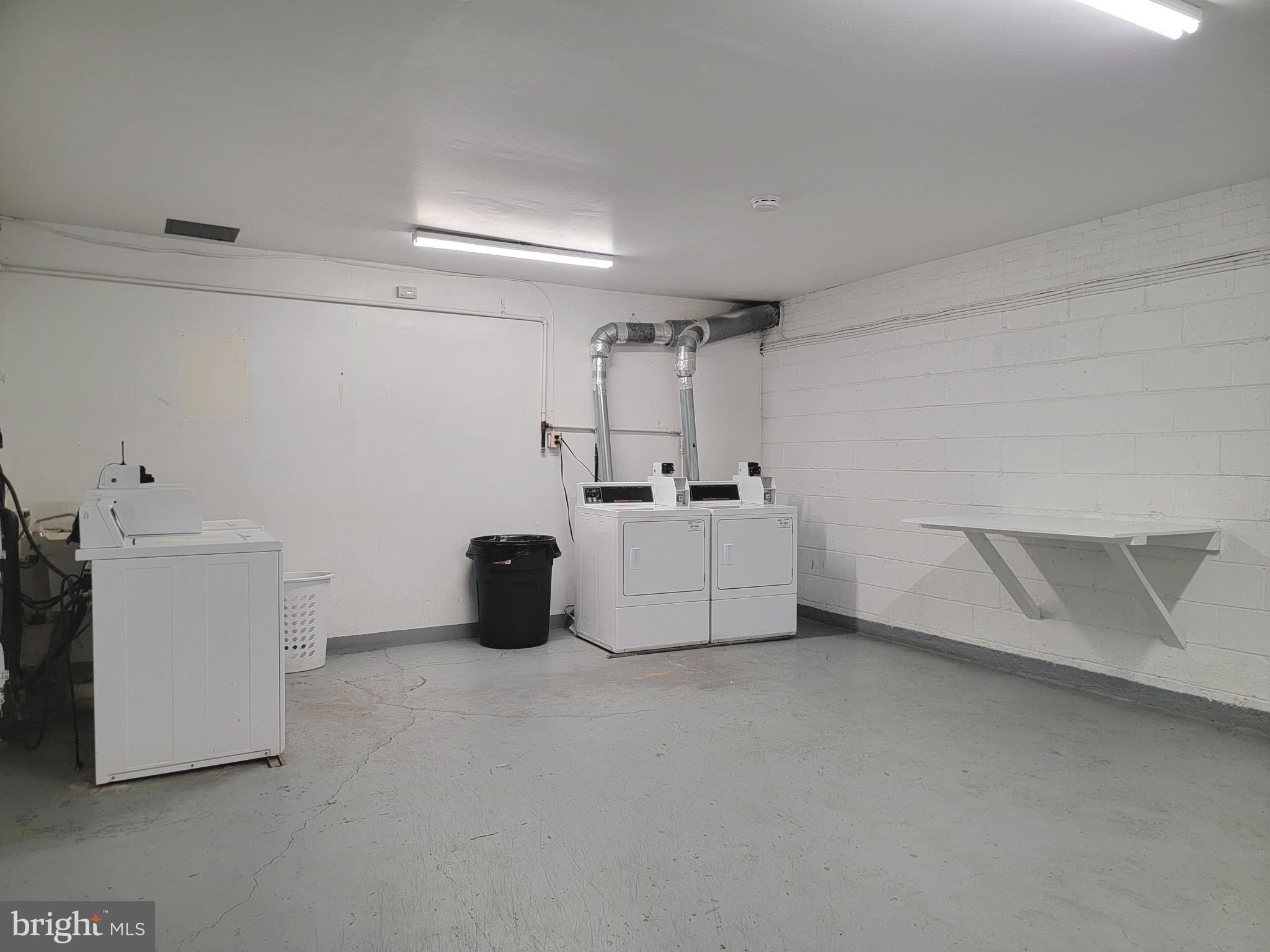 FALLS CHURCH GARDENS - Residential