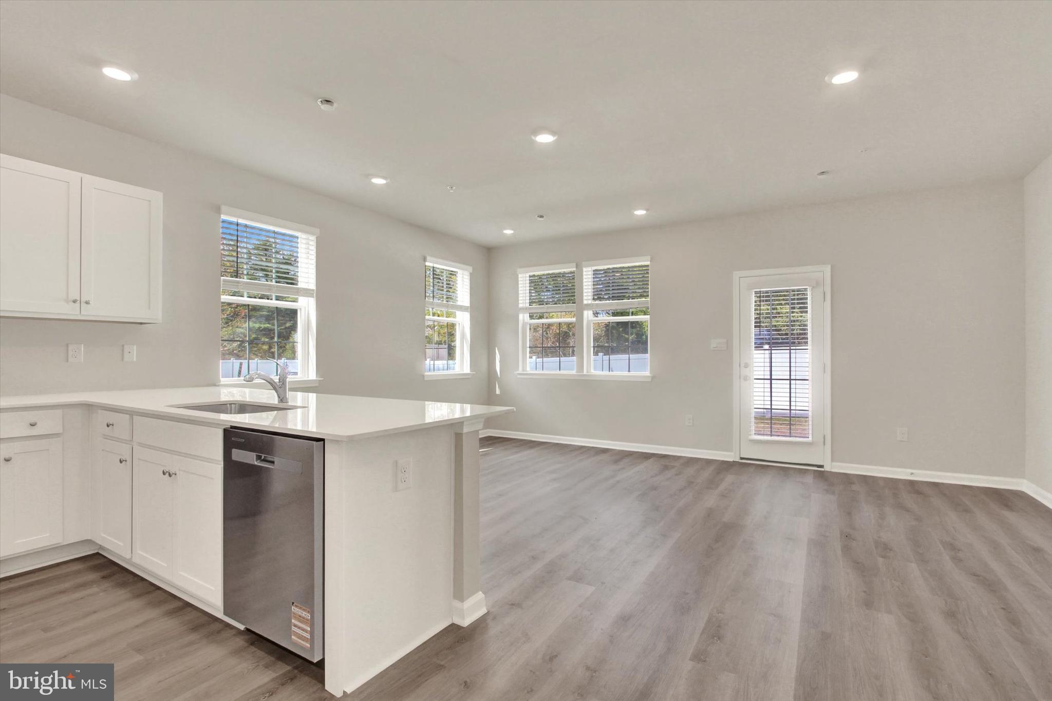 CAMBRIDGE CROSSING - Residential Lease