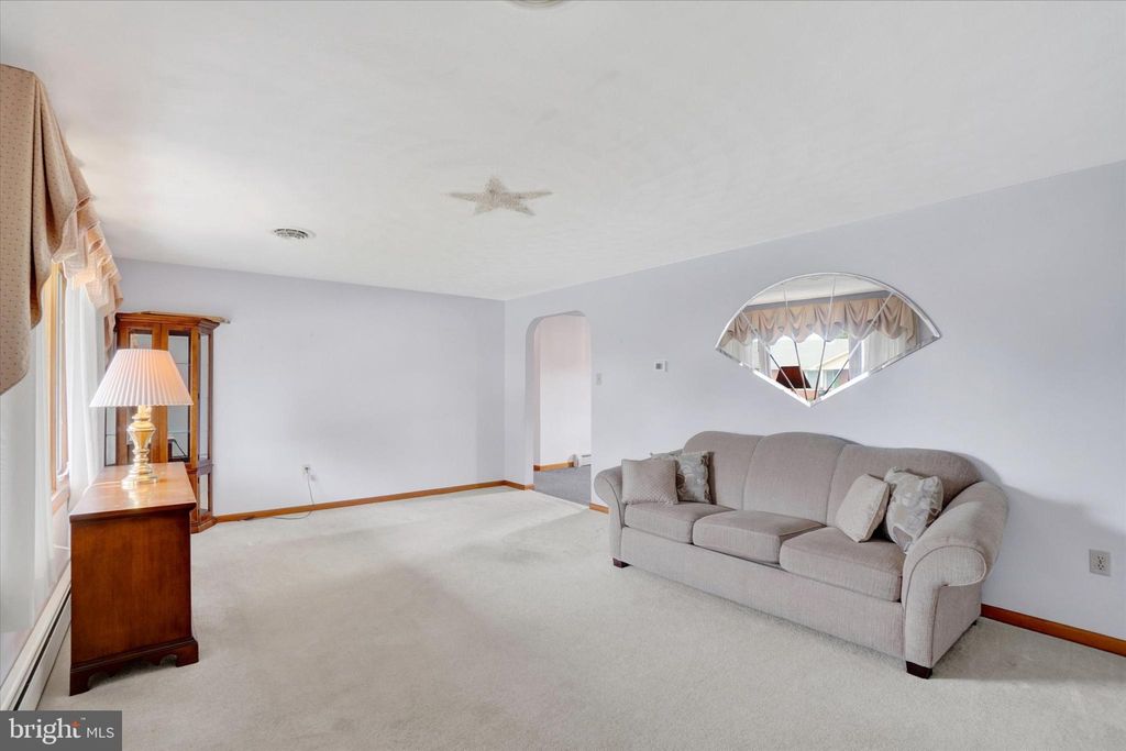 Photo of 120 E Clearview Drive, SHREWSBURY, PA 17361 (MLS # PAYK2090890)