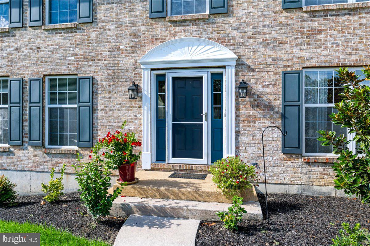405 WILSON COURT