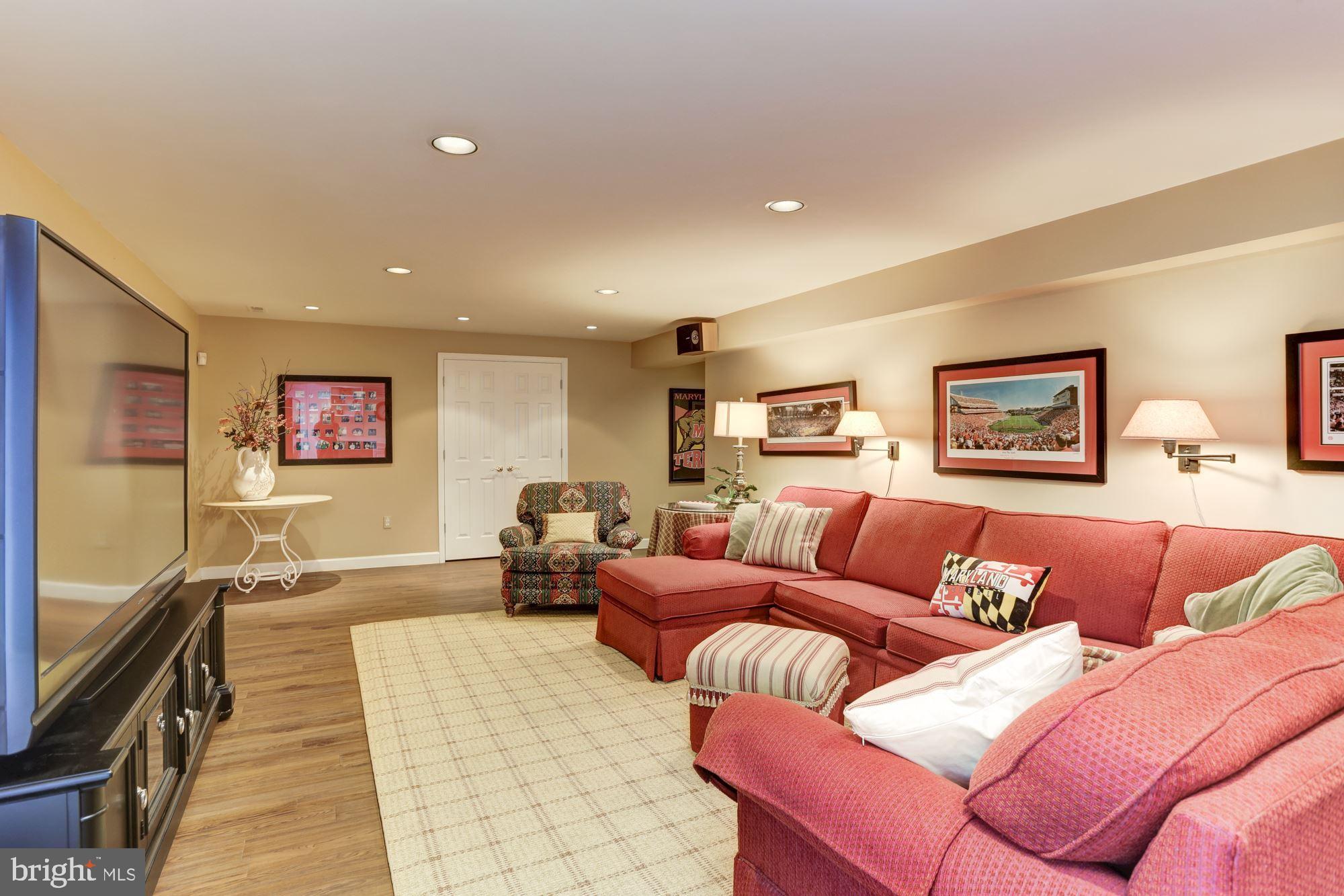 GREEN HILL MANOR - Residential