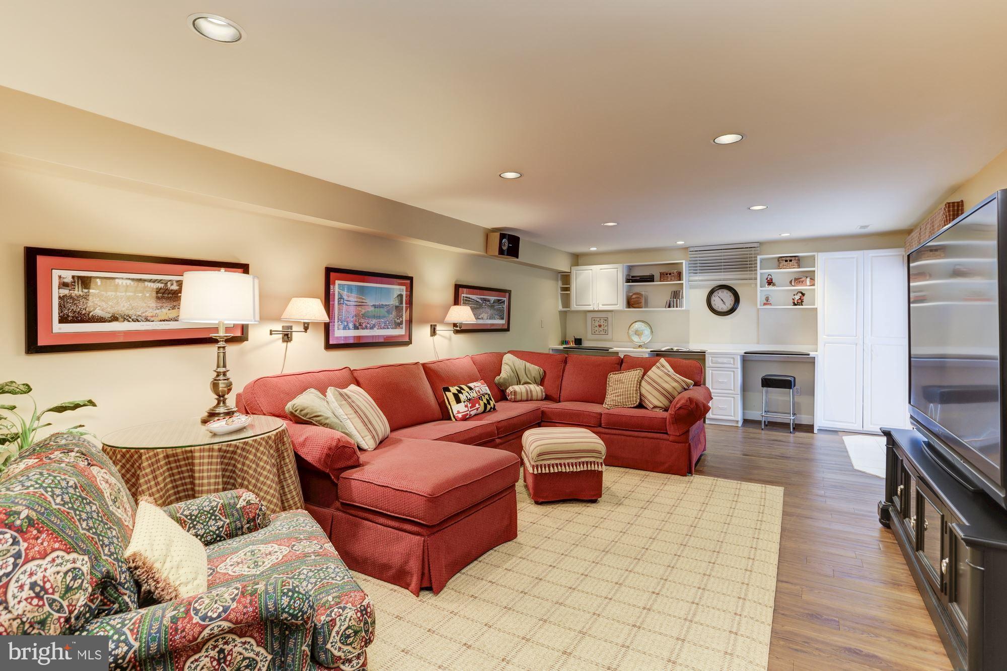 GREEN HILL MANOR - Residential