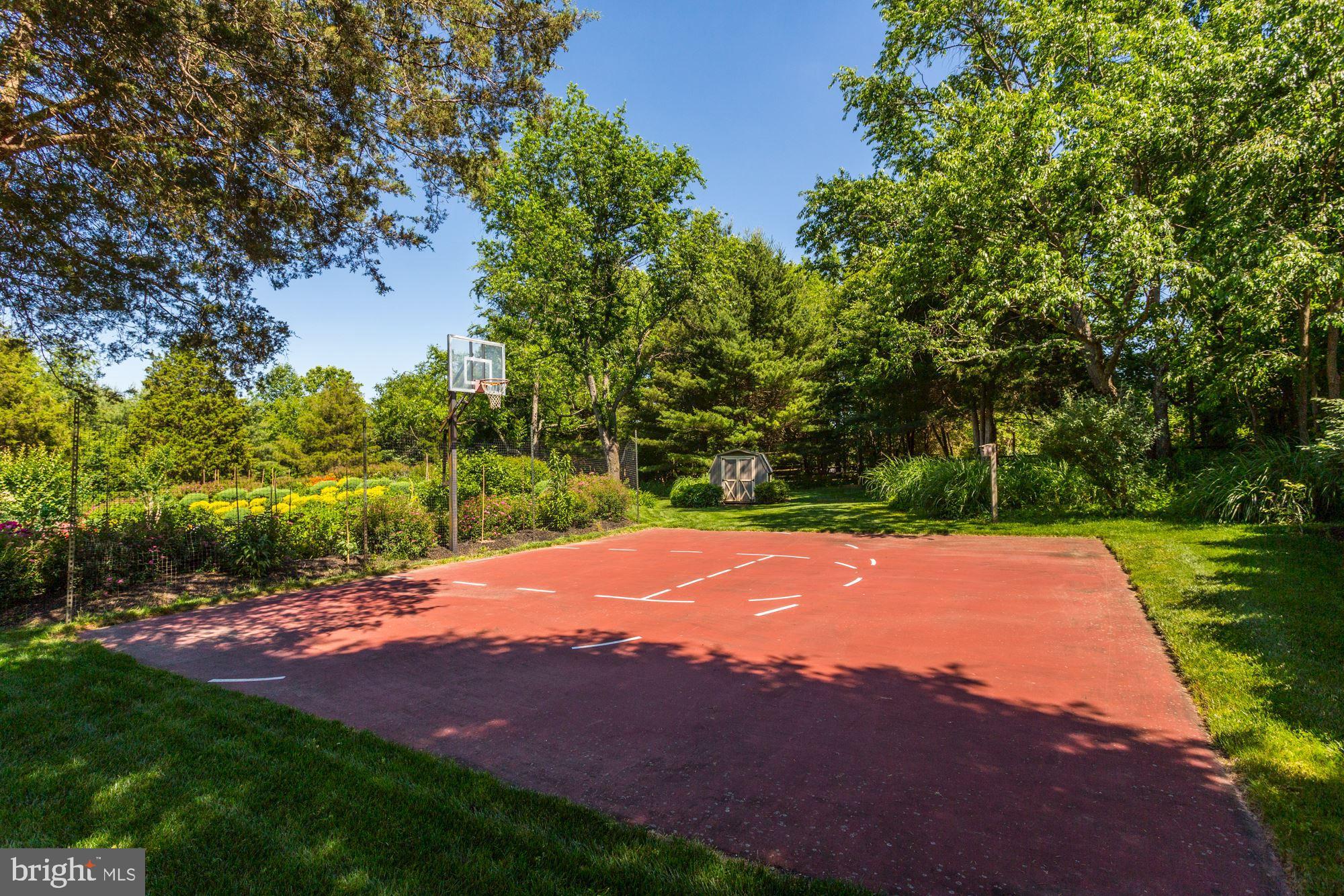 GREEN HILL MANOR - Residential